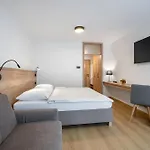 Wellness Repiska Szálloda Deménvölgy